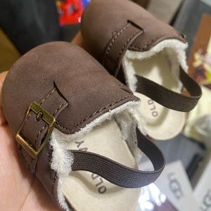 Infant brown clog shoe